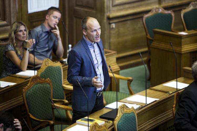 Alternativ. Enhedslistens nytiltrådte kirkeordfører, Pelle Dragsted, vil lade det offentlige finansiere flere alternativer til begravelse. 