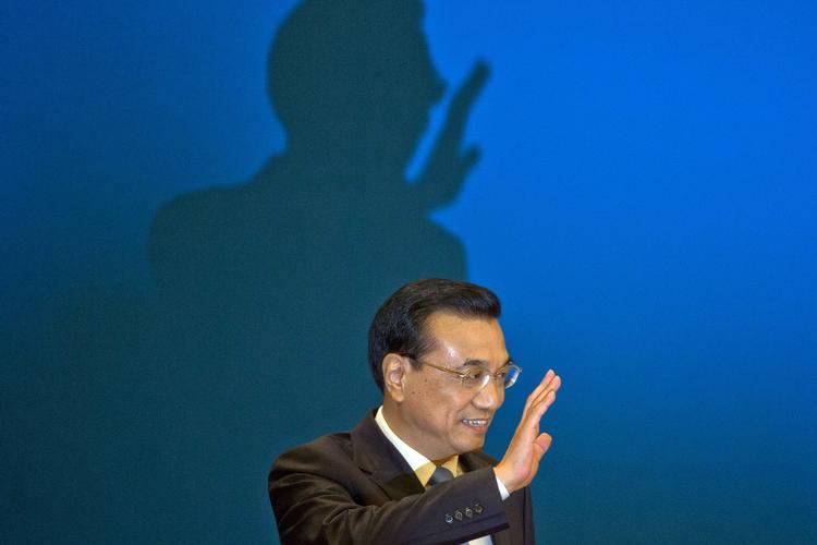 karriere. Li Keqiang gik sammen med reformvenlige økonomer og aktivister, men han holdt sig væk fra demonstrationerne på Den Himmelske Fredsplads i 1989, så karrieren fortsatte. 