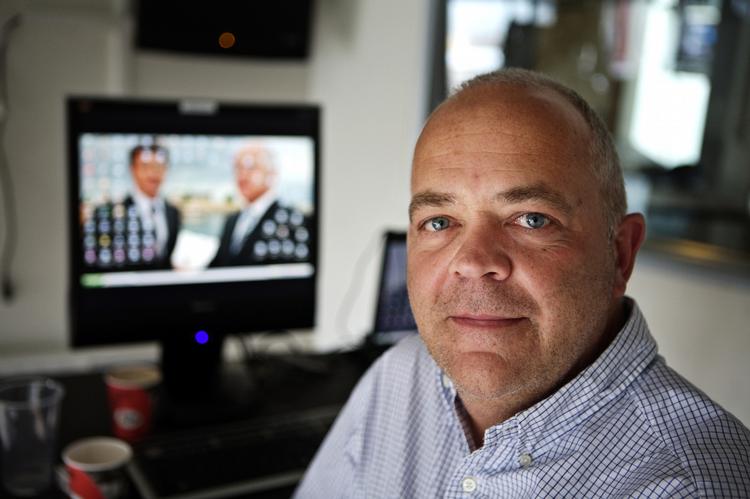 Behandling. Jes Dorph-Petersen skal i behandling for et for stort alkoholforbrug og holder derfor pause i sit job som vært på TV 2's populære aftenprogram. 
