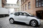 batteridrevet. DriveNows elektriske bybil er 100 procent elektrisk og har en topfart på 150 km/t. 