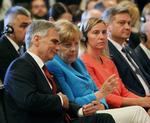 Offensiv. Ifølge EU's udenrigs- og sikkerhedspolitiske chef, Frederica Mogherini (nr. to fra højre) vil EU være klar til kamp modmenneskesmuglere i middelhavet iden for få uger, ikke måneder. 