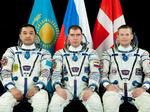 Udsendte. Den kasakhiske kosmonaut Aidyn Aimbetov, den russiske rumkaptajn Sergej Volkov og astronauten Andreas Mogensen, DK 