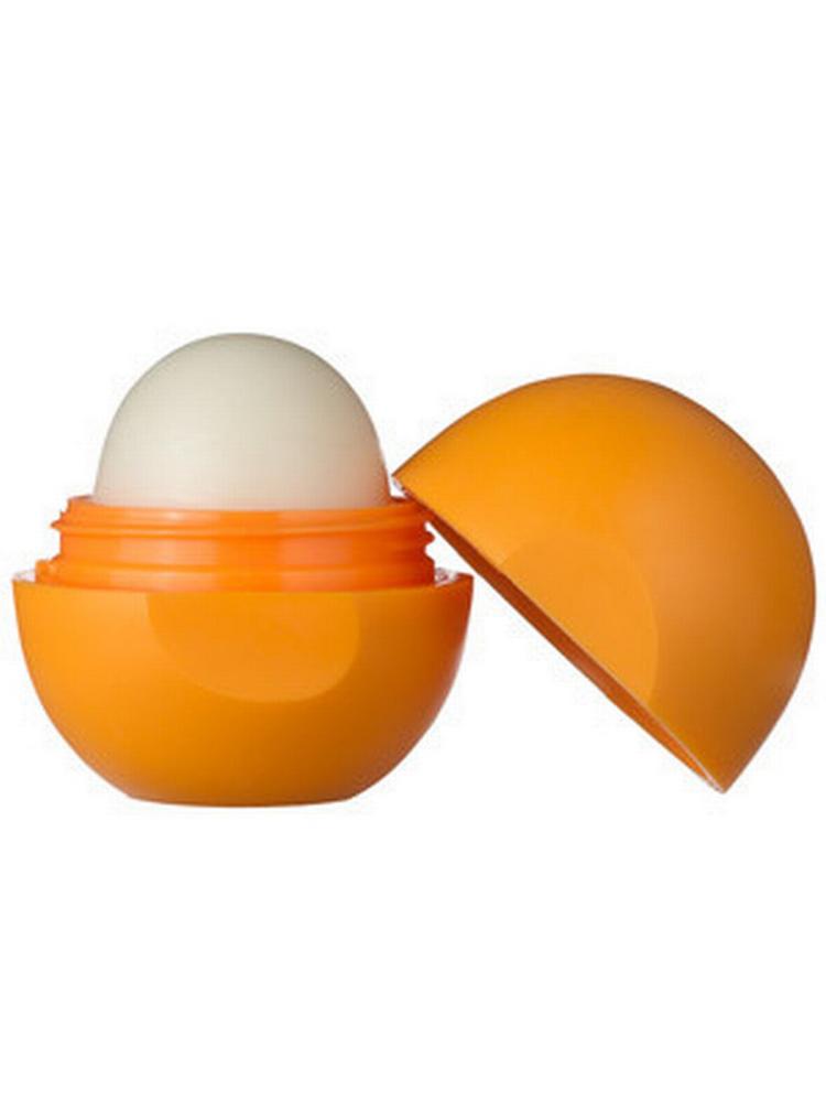 Den orange læbepomade EOS er en ud af mange læbepomader, som er fulde af problematisk kemi. Men netop denne overskrider grænsen og indeholder det ulovlige stof phenol. 