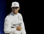 FORAN. Lewis Hamilton virker næsten suveræn i formel 1 med sin store stabilitet. 