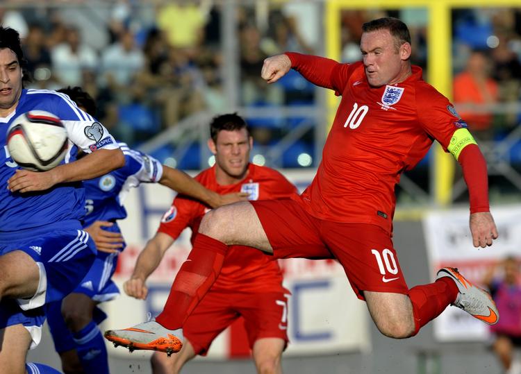 Målrekord. Engelske Wayne Rooney scorede et enkelt mål mod San Marino. Nu ligger han side om side med legenden Bobby Charlton på den engelske målliste. 