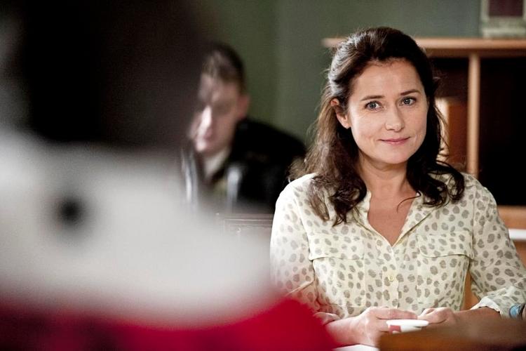 Smuk. Sidse Babett Knudsen viser, hvordan man ser ud, når man er smuk nok til at fordreje hovedet på en fransk dommer. 