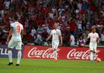3-0. På Tyrkeits mål efter 7, 25 og 85 minutter blev Holland sparket ned på fjerdepladsen i EM-gruppen. 