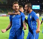 1-0. Med en scoring og et rødt kort spillede Danielle De Rossi en hovedrolle i Italiens 1-0-sejr over Bulgarien. 