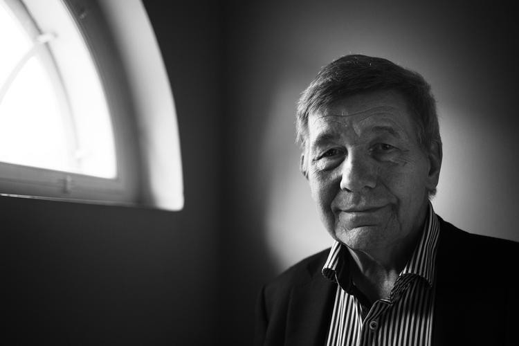Tirsdag sidder Hemmingsen i vidneskranken i Københavns Byret, hvor Penkowa er anklaget for dokumentfalsk. Men rektors hukommelse har et hul. 