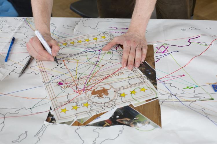 EUROPAKORT. Med forestillingen 'Home visit Europe' besøger den tyske teatergruppe Rimini Protokoll forskellige hjem rundt omkring i Europa. Pr-foto 