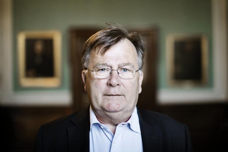 Dong. Som ny finansminister har Claus Hjort Frederiksen (V) lagt op til mere åbenhed i Dong-sagen. 