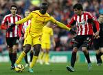 udlejet. De spillede tidligere på året mod hinanden, da Liverpool mødte Sunderland. Men nu er både Mario Balotelli (tv) og Santigo Vergini (th) blandt de 166 spillere fra Premier League, der er sendt væk på en lejekontrakt. 