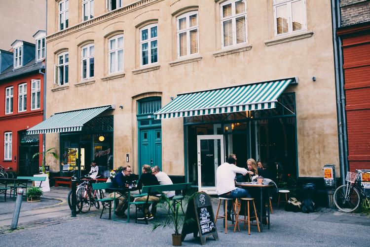 Nyt. Det foregår ting og sager på Griffenfeldsgade for tiden. 