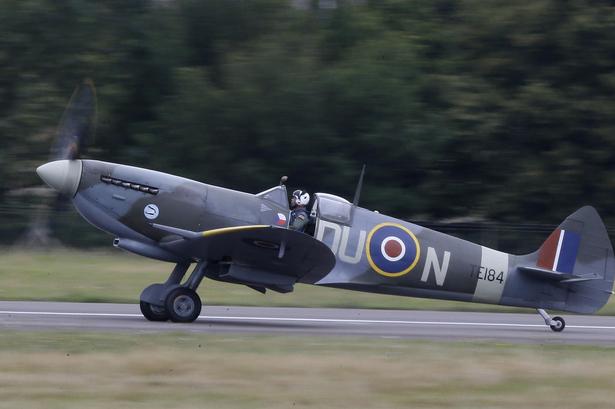 MINDE. I disse dage markerer Storbritannien 75-året for 'Battle of Britain'. En flyvning over London med Spitfire-fly er dog aflyst. 