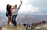 Click. 'Selfie'-fænomenet er buldret frem. Søgemaskinen Google døbte 2014 som »selfie-året«. 