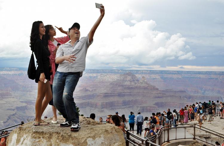 Click. 'Selfie'-fænomenet er buldret frem. Søgemaskinen Google døbte 2014 som »selfie-året«. 