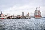 MARKANT. Hamburgs nye koncerthus (til højre i billedet) har fået en central placering i havneomådet. 