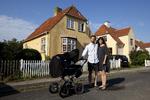 Grøndalsvænge. Københavns Kommune har indtil nu fastholdt, at grundene i andelsforeningen Grøndalsvænge ikke må stige i værdi på grund af en mere end 100 år gammel servitut. Det vil koste foreningen et trecifret millionbeløb. 