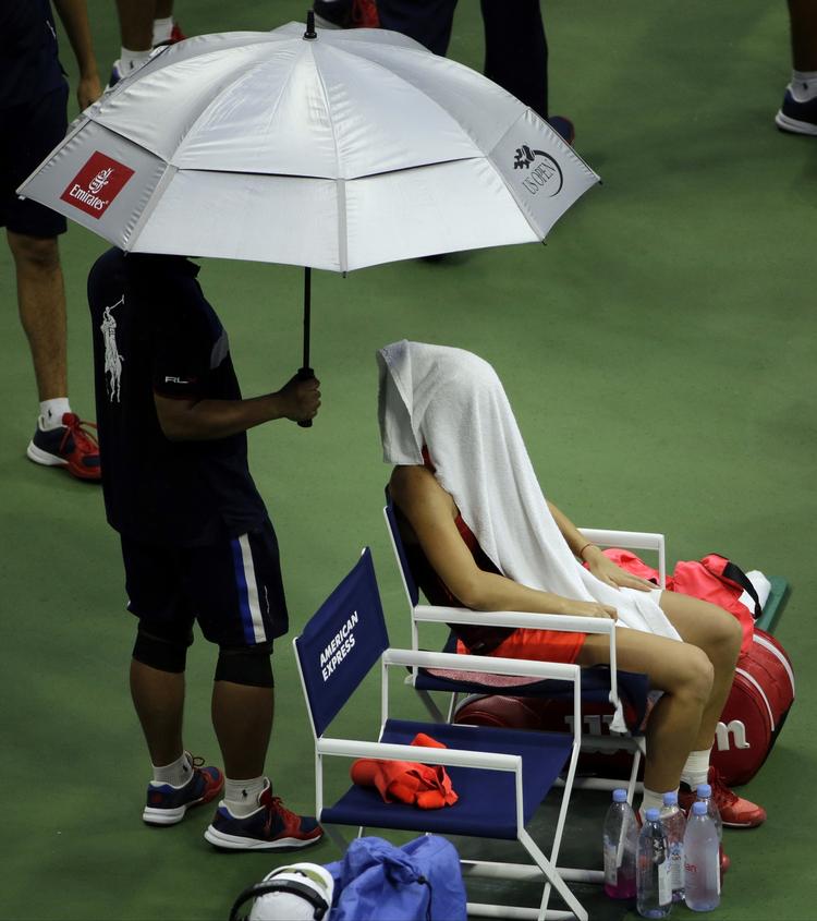 Pause. Halep vandt 6-3, 4-6 og 6-4. 