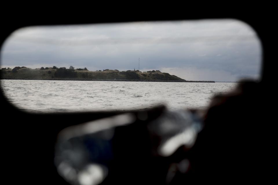 Der er sørget for energibarer og vand til turen over Øresund, der tager tre og en halv time. 