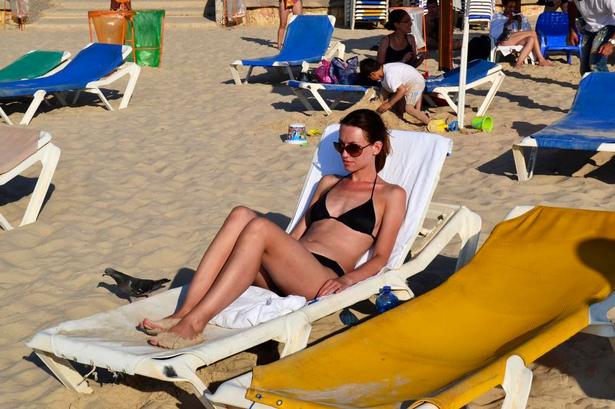 Metzitzim Beach. Den tidligere Sheraton Beach er en yderst familievenlig lagune med en rolig stemning. Mod syd har ortodokse jøder deres eget område. 