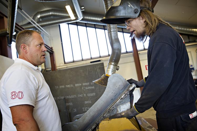 Mentor. Klaus jensen bruger en del af sin fritid på at være mentor for Frederik Borup Pedersen. Og det har bragt den 19-årige unge mand nærmere et job. 