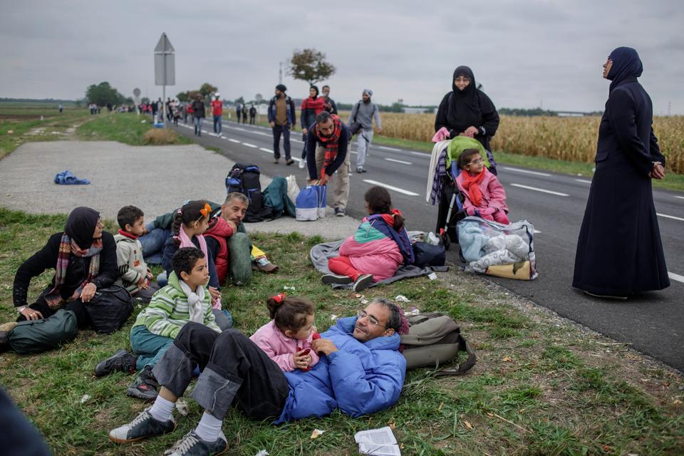 Denne familie er fra Syrien. Som mange andre håber de at kunne komme videre til Wien med tog. 