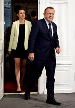 S-formand Mette Frederiksen og V-formand Lars LØkke Rasmussen nærmer sig hinanden i udlændingespørgsmålet.. 