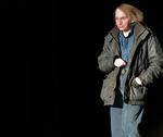 Mærket. Michel Houellebecq lever i dag under beskyttelse. Hans roman 'Soumission', der skildrer et fremtidigt Frankrig under en muslimsk præsident, udkom samme dag som terrorangrebet på Charlie Hebdo. Romanen har solgt over 600.000 eksemplarer i Frankrig. 