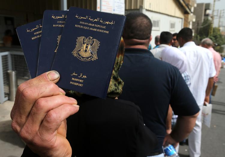 EFTERTRAGTEDE. Syriske pas giver lettere adgang til det åbne Europa og har derfor gjort dem til en attråværdig vare på de sorte markeder. 