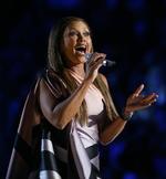 sanger. Vanessa Williams har fået en undskyldning efter 32 år. 