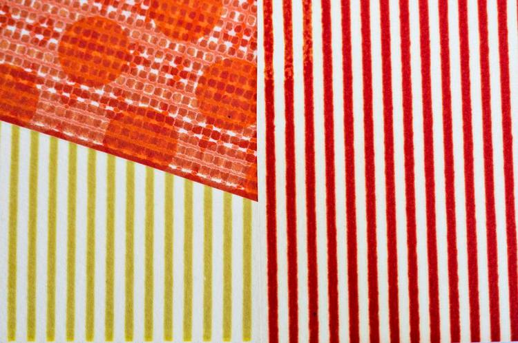 FARVER. Lag på lag af farver i afmålte rammer præger tidens mønstre i tekstilerne. 