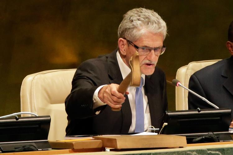 Nytiltrådt. Det mangeårige medlem af Folketinget for Socialdemokraterne, Mogens Lykketoft har skiftet København ud med New York. 