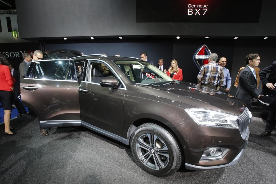 GENOPSTÅET. Det tyske bilmærke Borgward gik konkurs i 1961, men nu er mærket tilbage med en moderigtig crossover, der er fyldt med den mest moderne teknik. Det kinesiske lastvognsmærke Foton har investeret i den nye bil, der i første omgang skal sælges i Kina. Borgward lover at være i Tyskland og flere lande i Europa om to år. 