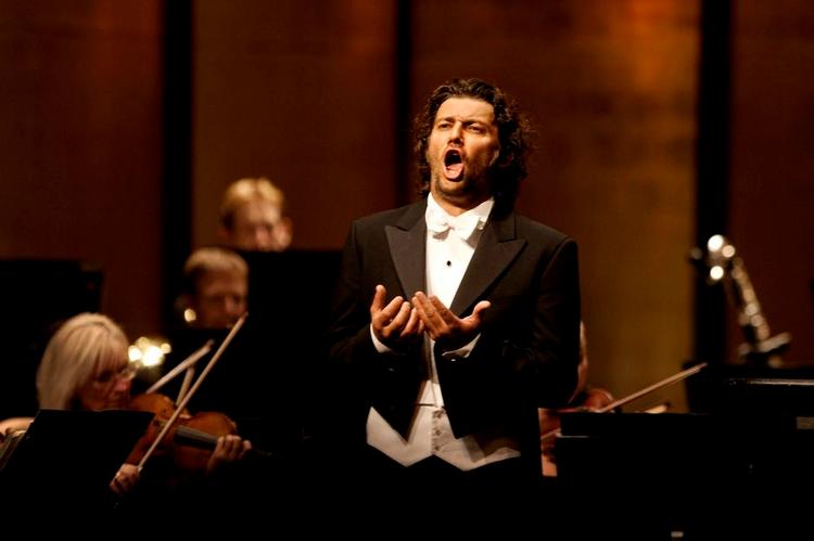 Kraft. Jonas Kaufmann demonstrerer sin ekstreme styrke både med nyindspillet Puccini og på et album med genudgivelser. 