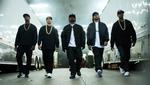Guldrandet. Musikbranchen, konfrontationer med politiet og venskabet mellem medlemmerne af NWA er i fokus i 'Straight Outta Compton'. Den succesfulde biopic fortæller kronologisk om rapgruppens vej fra californisk forstadsslum til toppen af hitlisterne. 