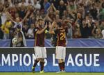 kasse. Alessandro Florenzi (th.) bliver lykønsket med sit spektakulære mål af Roma-kaptajnen Daniele de Rossi. 