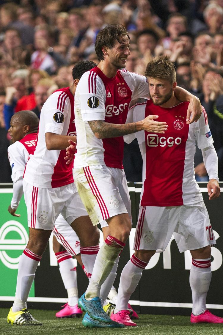 Point. Lasse Schöne (th) kom ind og sikrede et point til Ajax. 