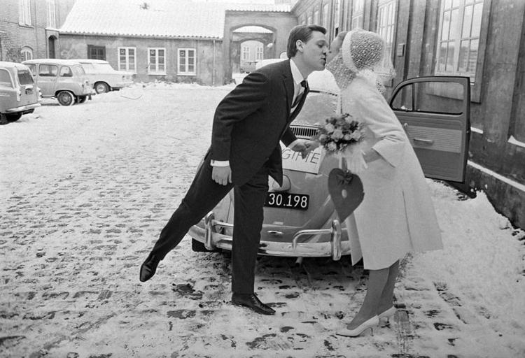 Hvidt. Dario Campeotto og Ghita Nørby giftede sig i København 19. december 1963. Ægteskabet holdt i seks år. 