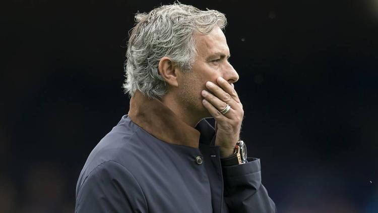 Presset. José Mourinho har tabt til Arsenal en gang i denne sæson allerede: I kampen mellem mestrene og pokalvinderne i begyndelsen af august. 