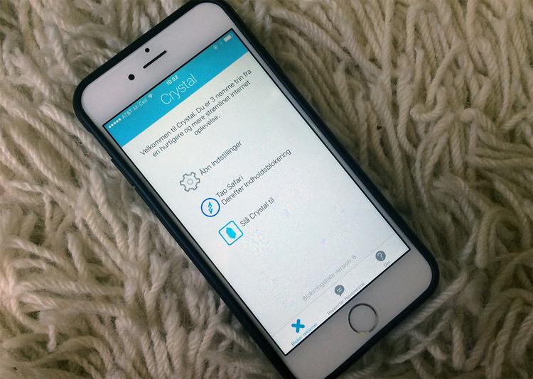STOP. Ad-blockere som Crystal (bill.) understøttes nu af webbrowseren Safari på iPhone og iPad. Det betyder, at du kan blive fri for net-reklamer, når du går på nettet ad den mobile vej. 