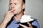 Satire. Jonatan Spang udfordrer sig selv med topaktuel Danmarks-satire. 