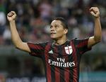 Målhelt. Carlos Bacca scorede to mål for Milan i holdets 3-2-sejr i går aftes. 
