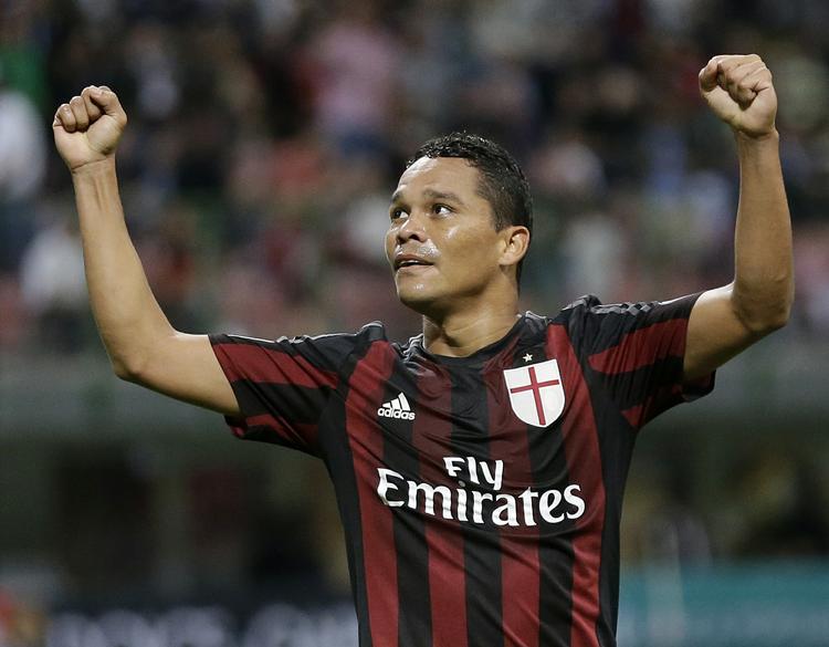 Målhelt. Carlos Bacca scorede to mål for Milan i holdets 3-2-sejr i går aftes. 