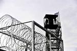 Stopklods. Grækenland byggede i 2012 et 12 kilometer langt pigtrådshegn på grænsen til Tyrkiet for at holde flygtninge ude. Nu vil Syriza rive det ned. 
