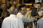 Vinder. Alexis Tsipras, leder af Syriza, advarer på valgaftenen også sine landsmænd om, at det bliver en hård omgang. 