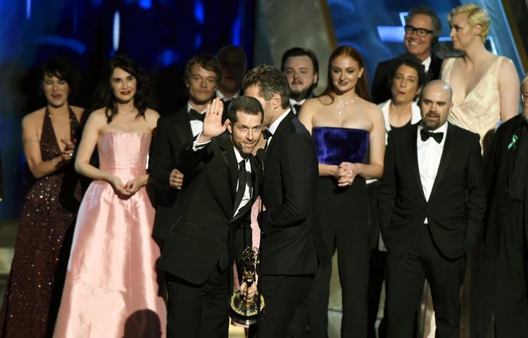 Prisfest. Holdet bag den populære tv-serie Game of Thrones kan glæde sig over at have hentet hele 12 Emmyer. 