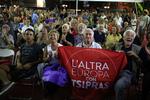 spænding. Tilhængere af regeringspartiet Syriza følger med, efterhånden som valgresultaterne løber ind i Grækenland. 