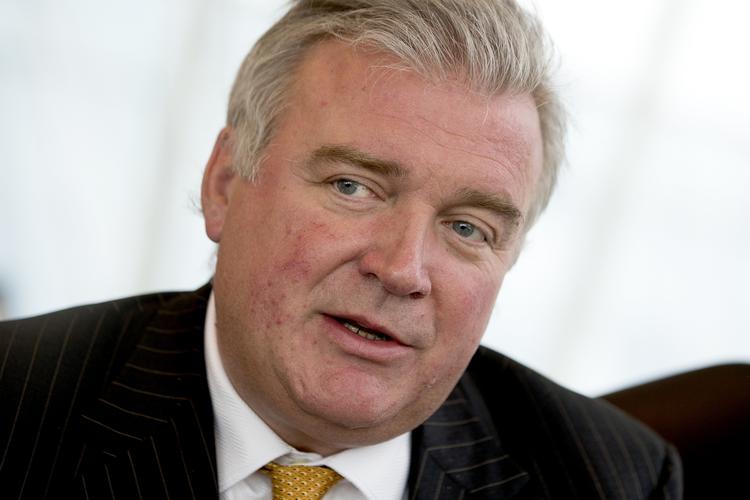 retræte. Lars Seier Christensen trækker sig ved årsskiftet ud af direktionen for Saxo Bank efter at have været direktør i 20 år. 