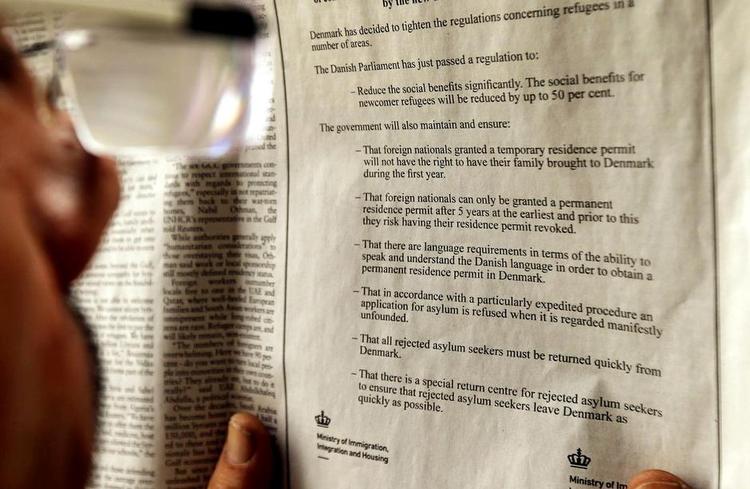 Annonce. Den danske regering indrykkede mandag annoncer om asylstramninger i tre arabisksprogede og en engelsksproget libanesisk avis - her Daily Star. 